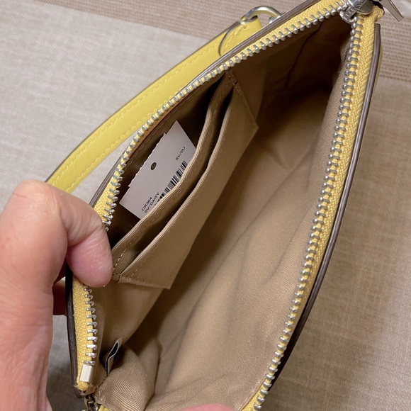 NWT Coach Nolita 19 Wristlet Purse - Picture 9 of 9